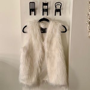 Ambiance faux fur vest - White